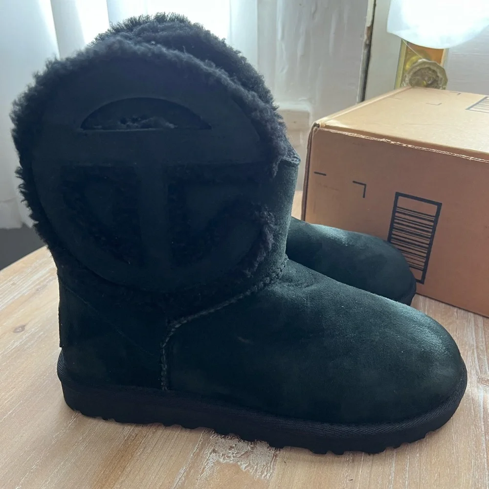 UGG x TELFAR Logo Mini in Black Women’s Size 7 New